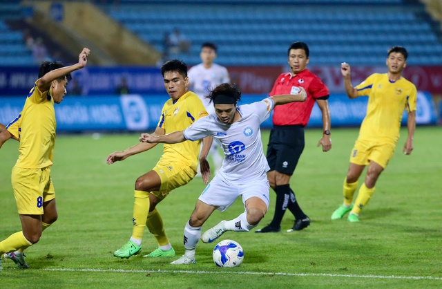 Lịch thi đấu vòng 4 V-League mới nhất: Cơ hội lên tốp đầu cho CLB Hà Nội- Ảnh 2.